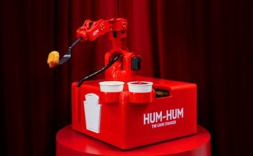 Heinz Hum Hum The Gamechanger campaign gamers robotic snacker and feeder