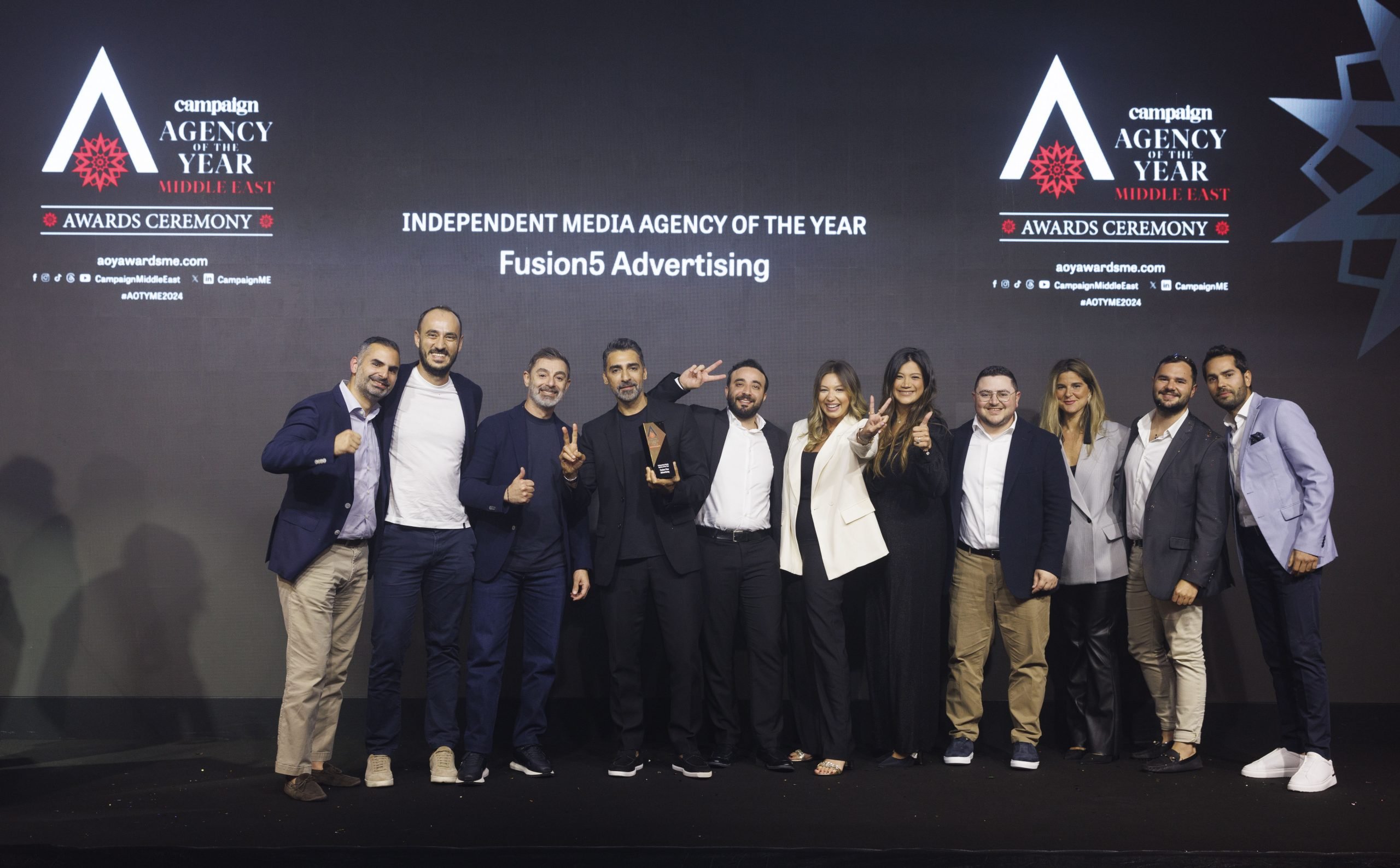 Mario Saaiby, Head of Agency Growth at Motivate Media Group, awarded Fusion5 Advertising the Independent Media Agency of the Year award.