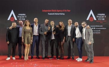 Hypermedia CEO Philip Matta handed over the 2025 trophy for Independent Media Agency of the Year to the Fusion5 Advertising team.
