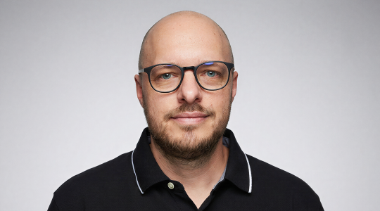 MRM MENAIT’s Simon Geer shares how the Middle East is building intelligence without intrusion – where trust, regulation and AI are converging.