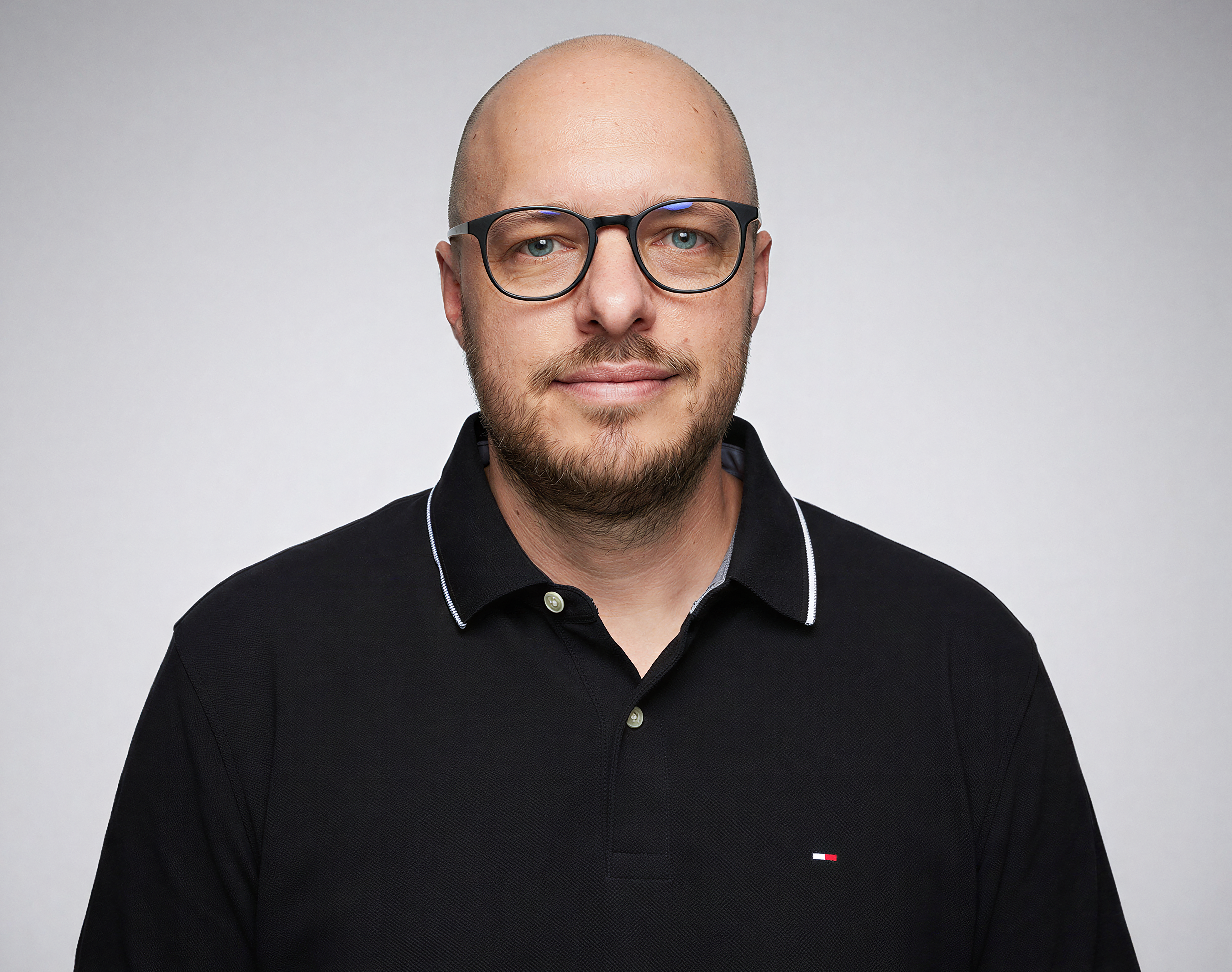 MRM MENAIT’s Simon Geer shares how the Middle East is building intelligence without intrusion – where trust, regulation and AI are converging.