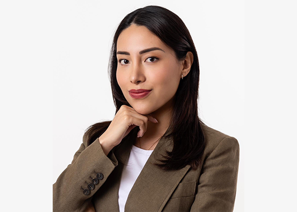 Alejandra Flores